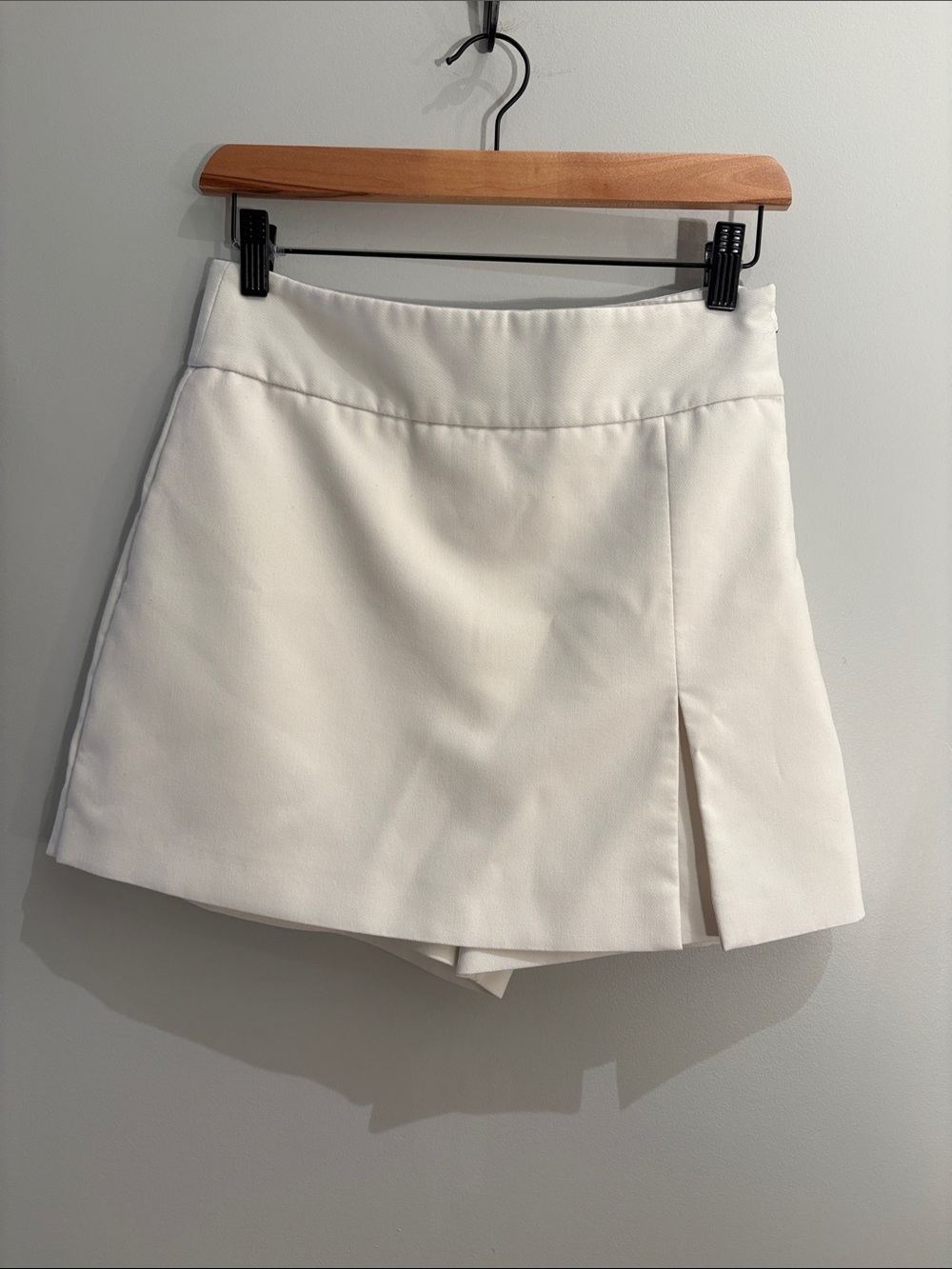 Zara White A-Line Mini Skort Size M